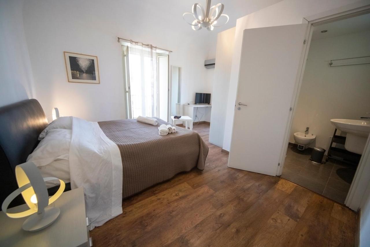 קטאניה Rooms In Shared Apartment - City Center מראה חיצוני תמונה